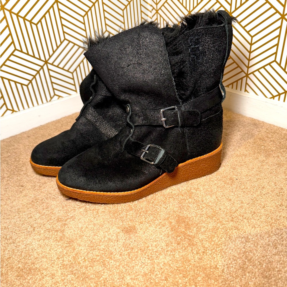 Rebecca minkoff booties with fix fur. Size 8 black